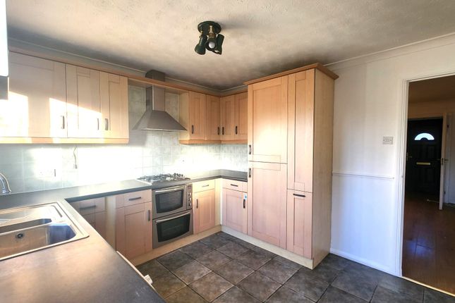 57, Cooper Way, Cippenham photo 3