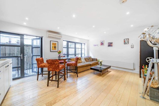 Flat for sale in Hatton Place, London