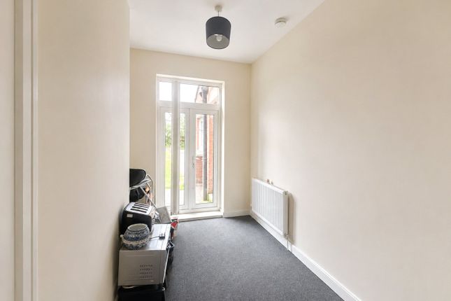 511, Blackburn Road, Accrington photo 3