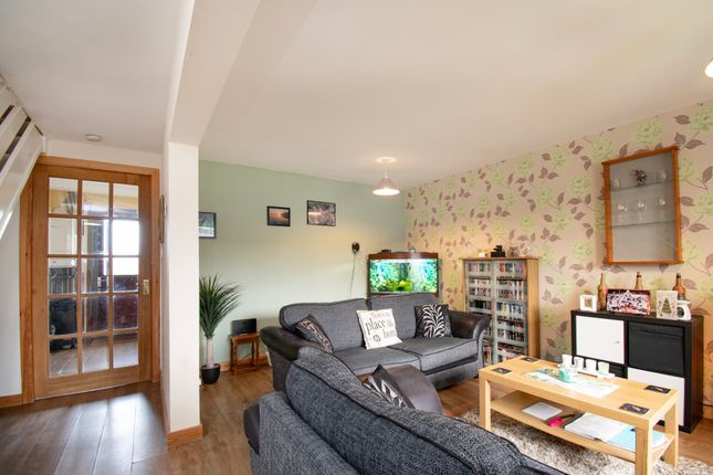 51, Threewells Drive, Forfar photo 2