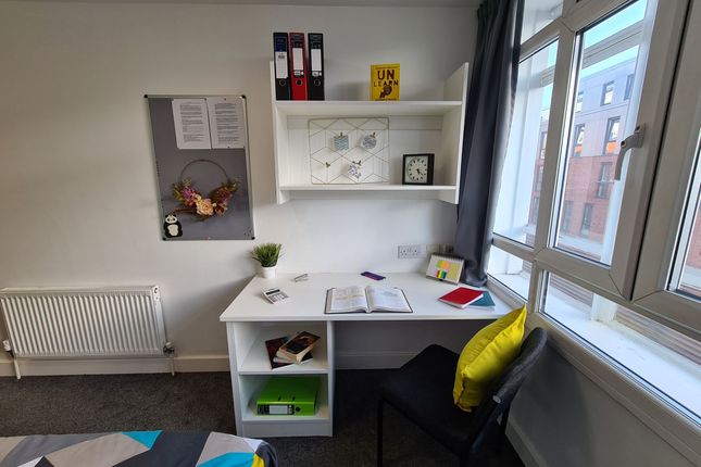 Room to rent in Sangha House, Newarke Street, Leicester