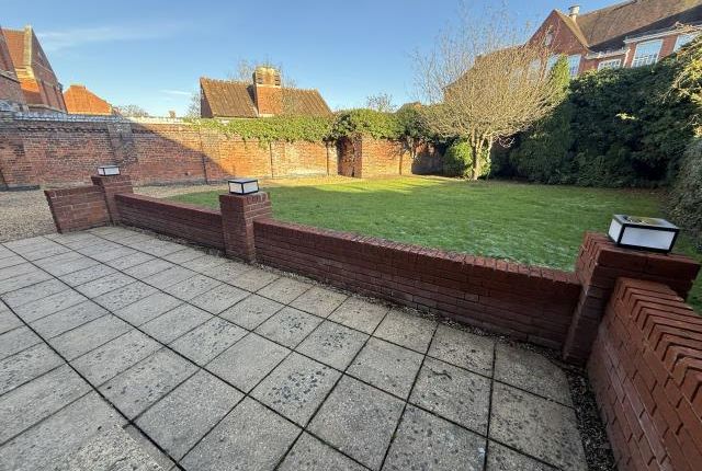 1, Tofrek Terrace, Reading photo 2