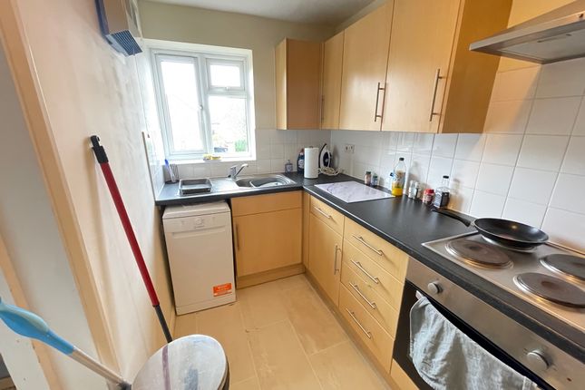20, Kilmington Close, Bracknell photo 3