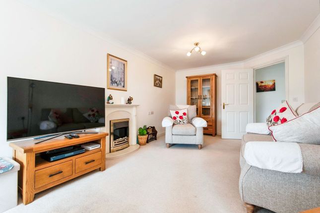 Pinetree Court, Danestrete, Stevenage photo 2