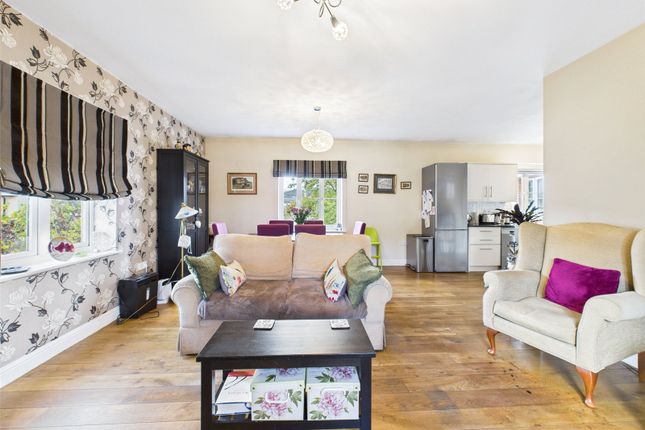 44, Home Orchard, Stroud photo 2