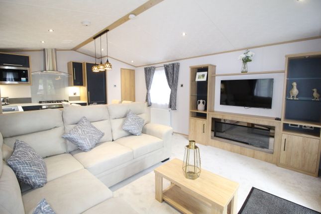 Mobile/park home for sale in Lake View, Brokerswood Holiday Park, Brokerswood