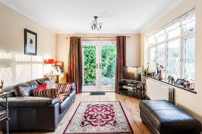 62, The Crescent, Belmont Village photo 3