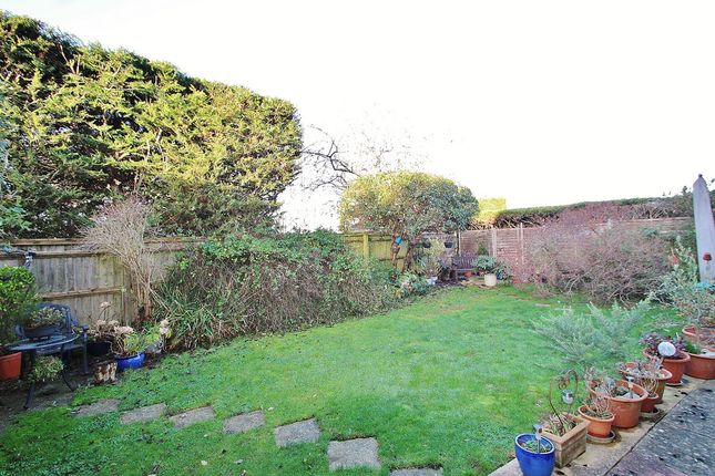 133, Schofield Avenue, Witney photo 3