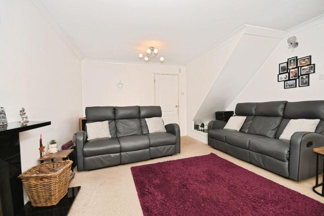 71, Ridgeway, Chesterfield photo 4