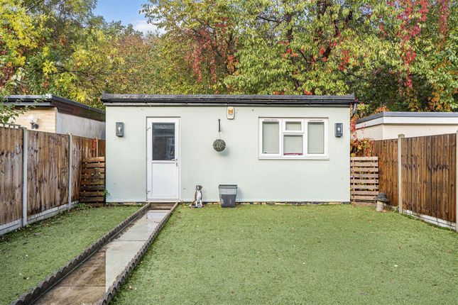 87, Lechmere Avenue, Woodford Green photo 3