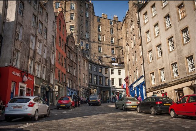 Flat to rent in 100, West Bow, Edinburgh
