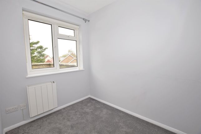 Flat to rent in 2A Avisford Terrace, Rose Green Road, Bognor Regis, West Sussex