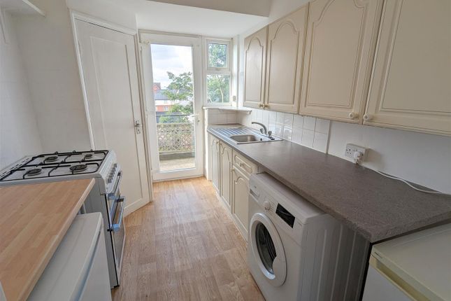 Flat 5, 1, Milbank Road, Darlington photo 2