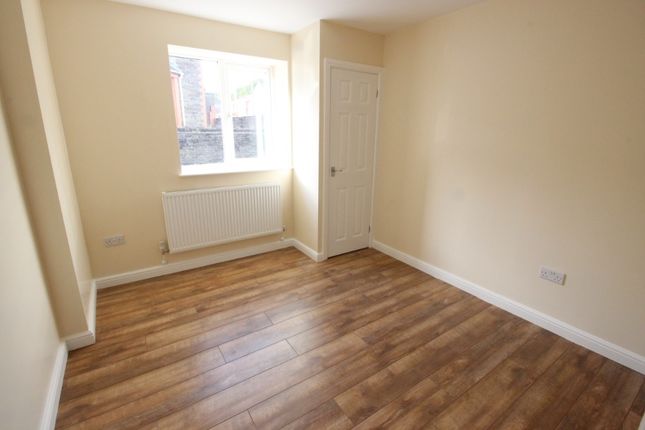 Flat 1, 14, Jenkins Street, Pontypridd photo 4