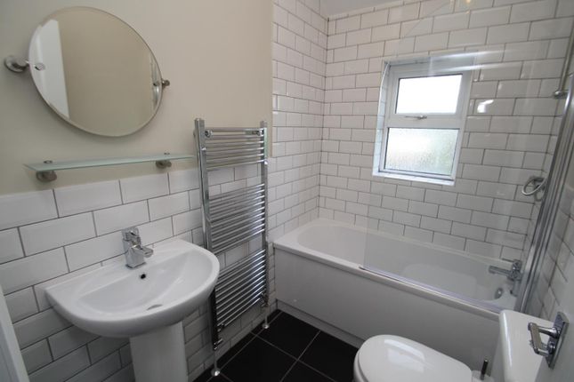 Flat 1, 107, Bolling Road, West Yorkshire photo 5