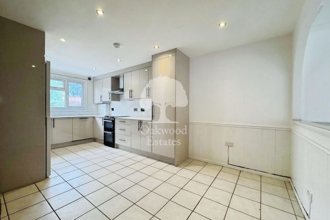 10, Goldsworthy Way, Slough photo 3