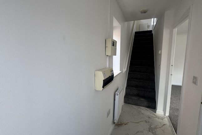 8, Ambleside Drive, Liverpool photo 2
