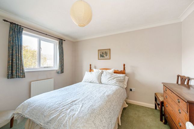 20 Bishopsgate Walk, Chichester photo 4