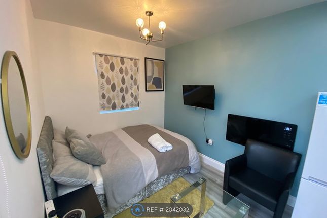 Studio to rent in Okemore Gardens, Orpington