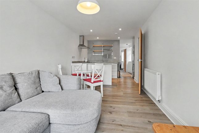 Flat 2 13-14 Broad Street, South Molton, South Molton photo 5