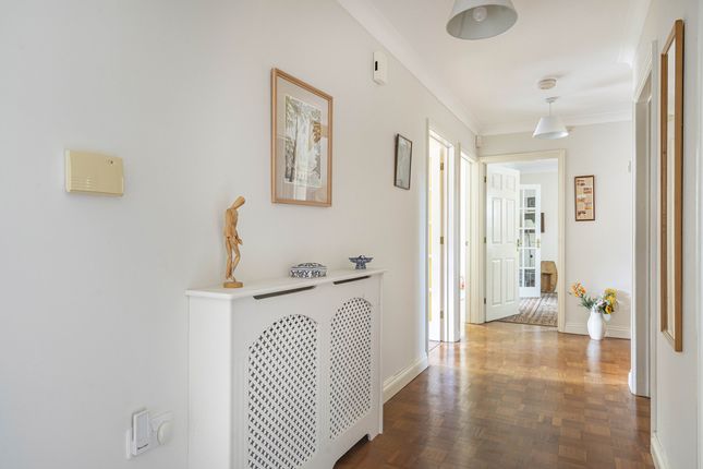 5, Bushnell Close, Headington photo 2