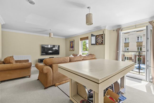 47, Tadros Court, High Wycombe photo 3