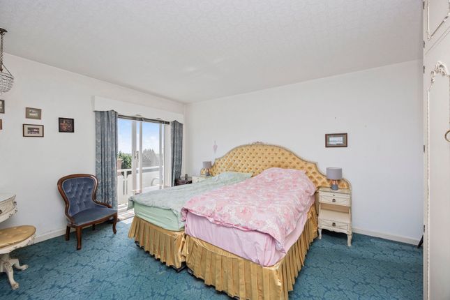 49 Woodland Court Dyke Road Avenue, Hove photo 3