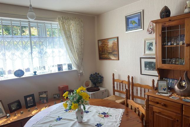 Hillside, Bridge Road, Towcester photo 2