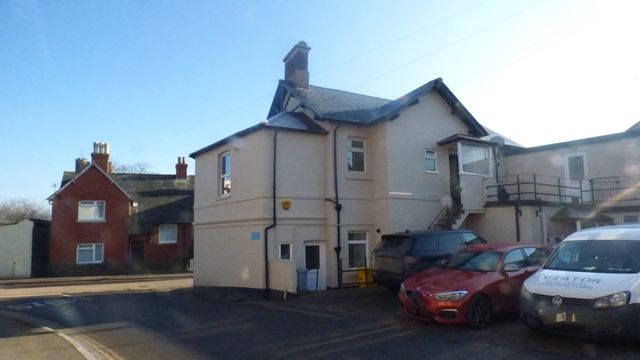 Flat to rent in Main Road, Exminster, Exeter