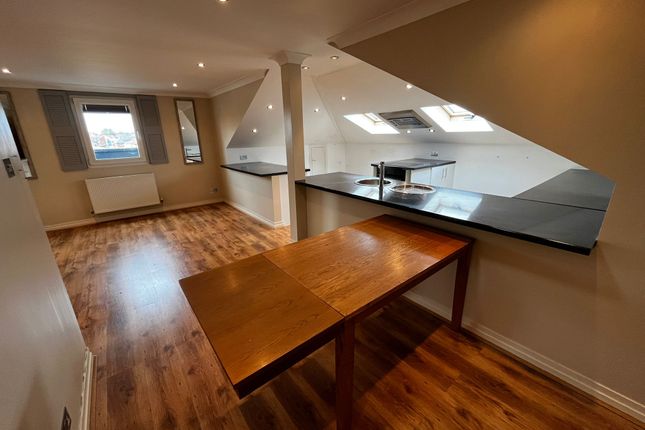 Flat 5 Robin Hood Quay, Old Road, GOSPORT photo 4