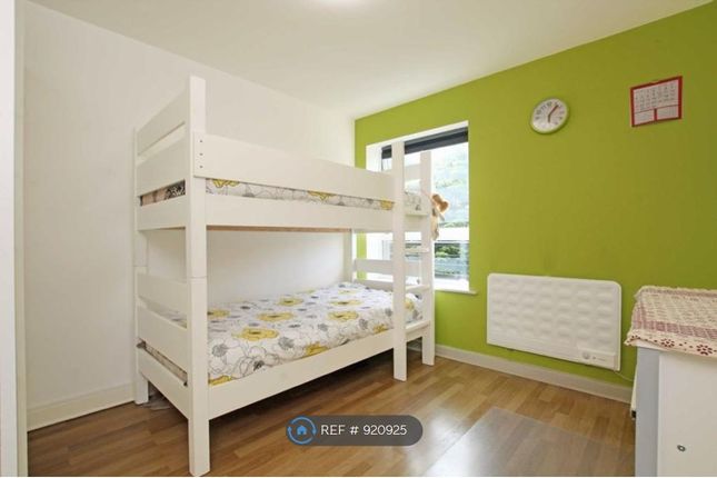 Greenbank Court, Lanadron Close, Isleworth photo 4