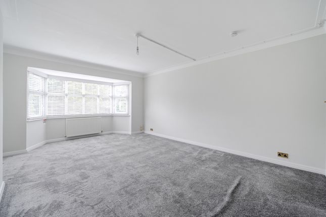 29, Imber Close,, Esher photo 4