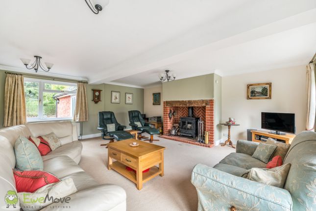 10, Monk Sherborne Road, Tadley photo 2