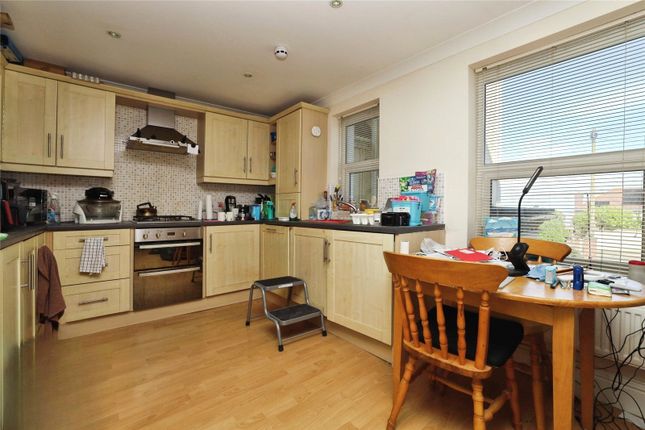 Flat 7 Puffin Court,, Bay View Road, Bideford photo 4