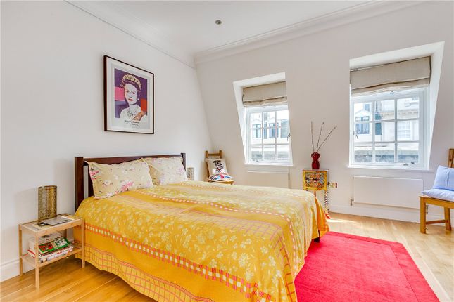 Detached house to rent in Weymouth Street, Marylebone, London