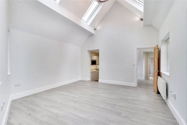 Stable Cottage, 1, Boyne Park, Kent photo 3