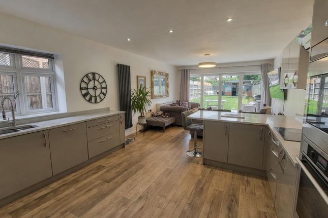 44B, Kents Hill Road, Benfleet photo 3