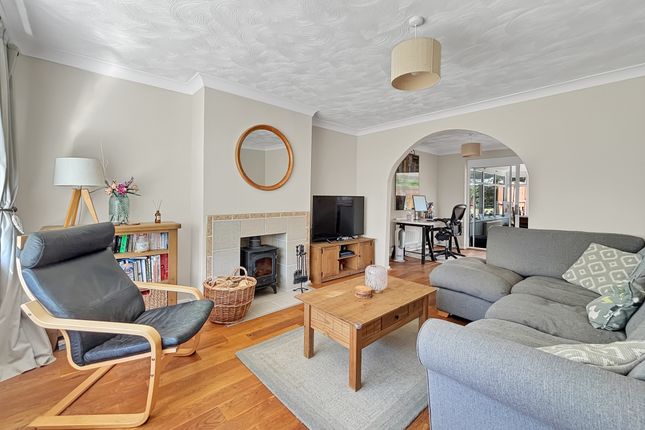 28, Foxs Way, Comberton photo 3