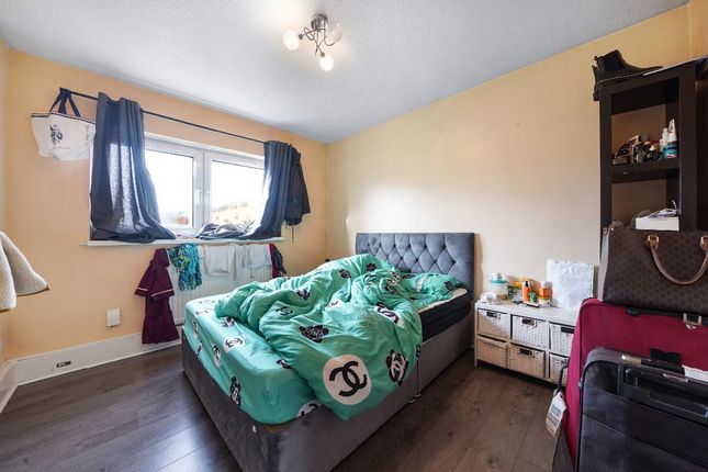 Flat for sale in Gregory Road, Romford