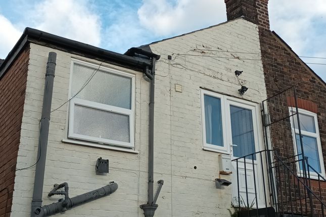 Thumbnail Flat to rent in Oldham Street, Warrington