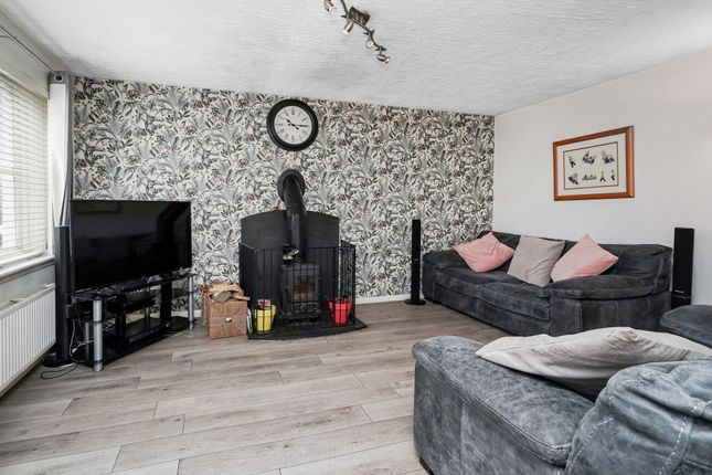 22, Castle Place, Gorebridge photo 4