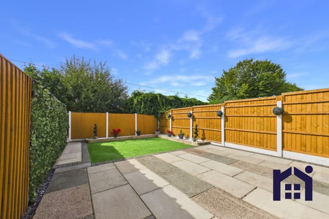17 Pennine Avenue, Chorley photo 4