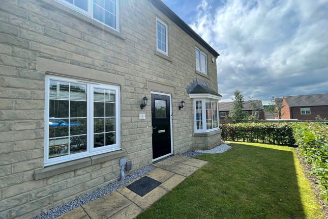 2, Rowan Crescent, West Yorkshire photo 2