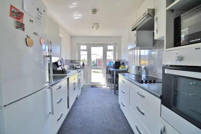 32, Harold Road, Fareham photo 4