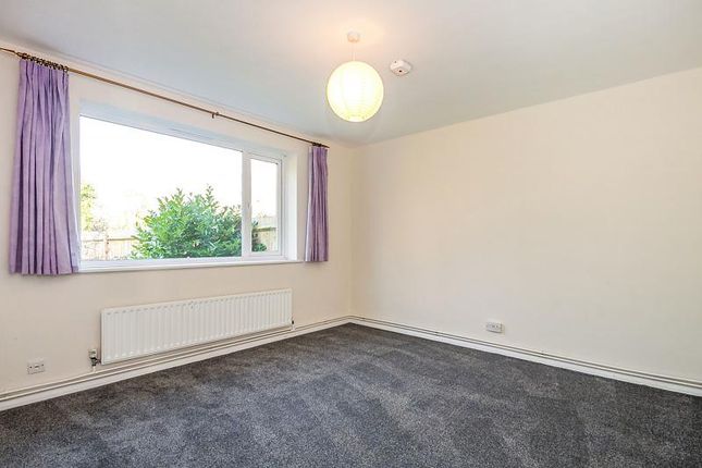 17, Evesham Close, Reigate photo 4