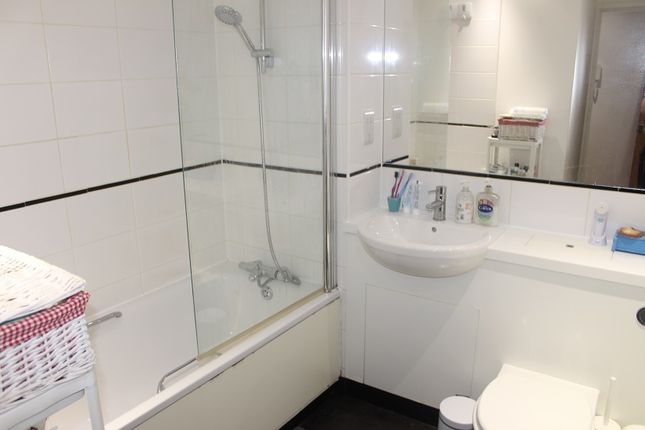 Copy 23 Essence Apartments, 72, High Street, Harrow photo 5