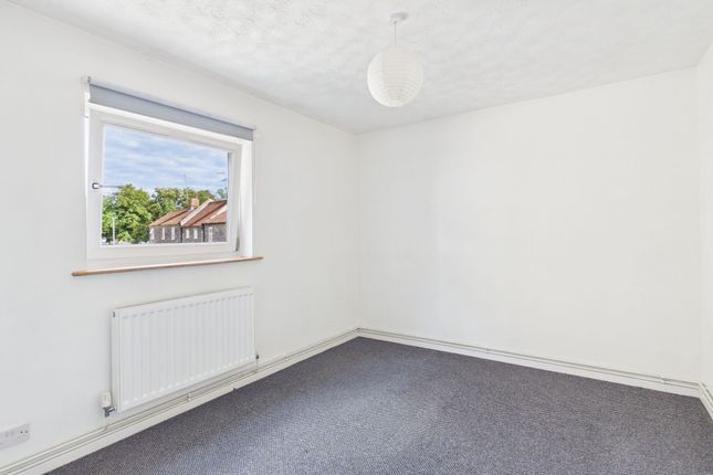 2 Painter Street, Thetford photo 4