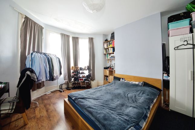 End terrace house for sale in Hoppers Road, London