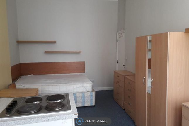 Hatherley Grove, London photo 5