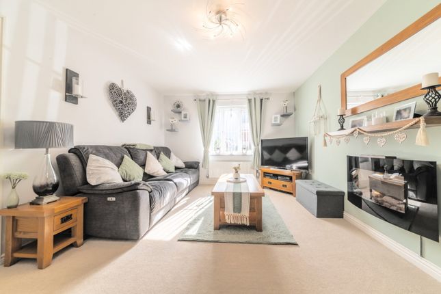 6, Purple Emperor Grove, Sittingbourne photo 4
